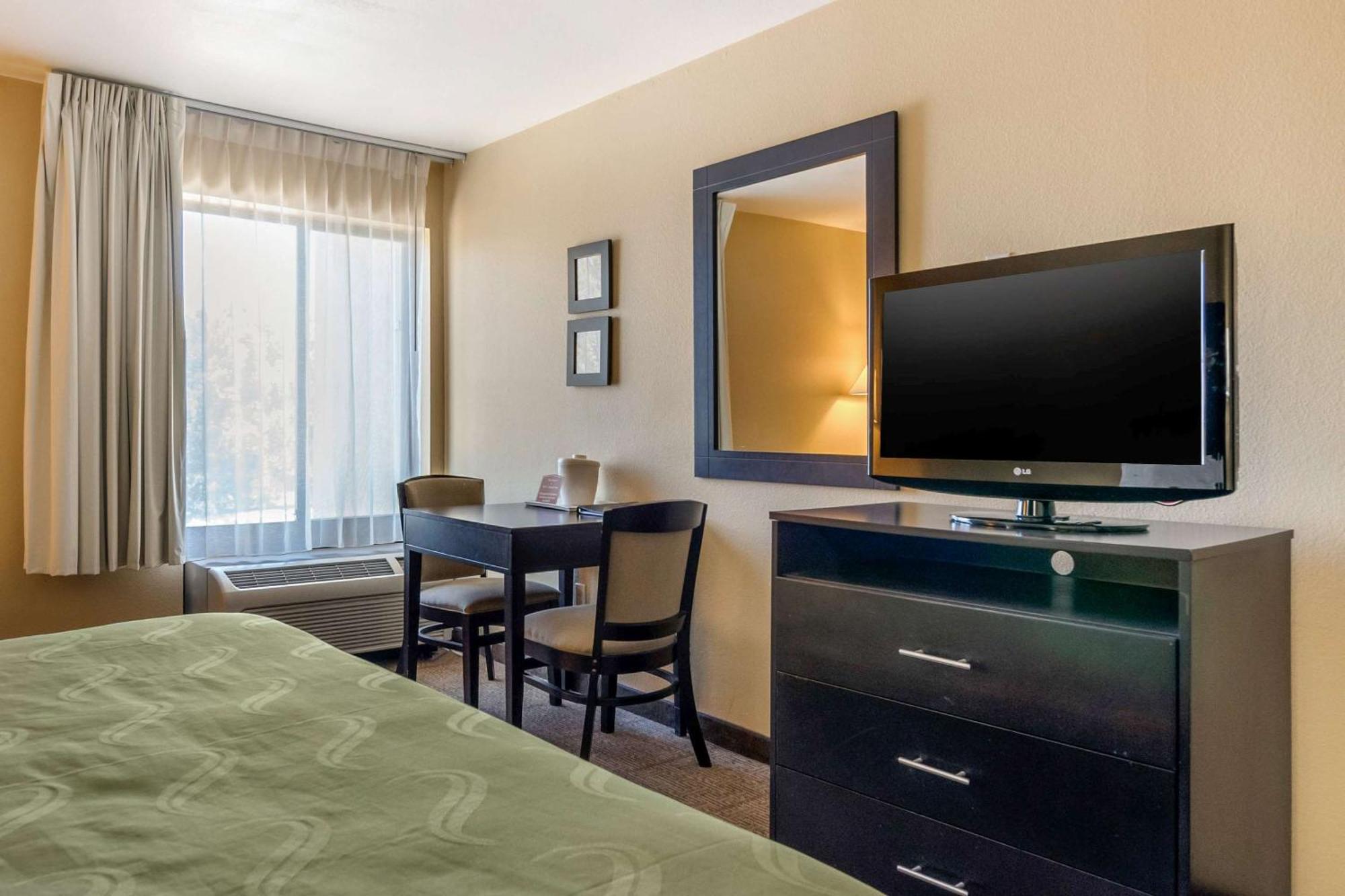 Quality Inn & Suites Lenexa Kansas City Esterno foto