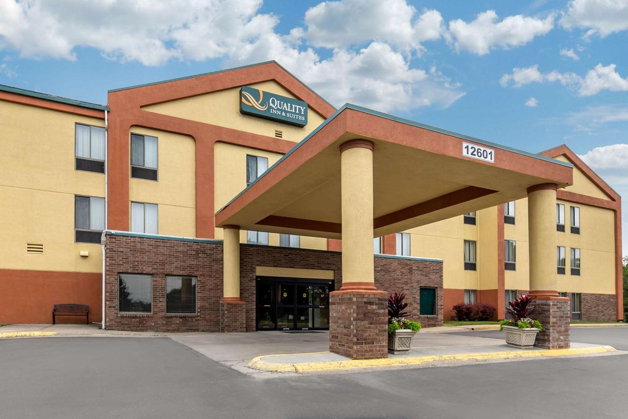 Quality Inn & Suites Lenexa Kansas City Esterno foto